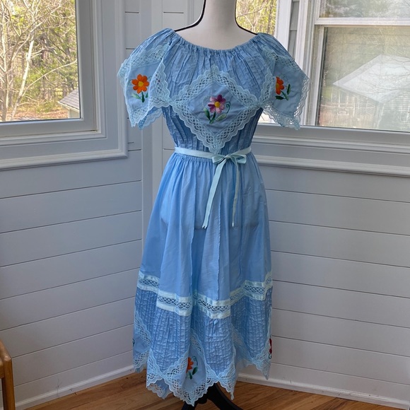 Dresses & Skirts - EUC Women’s Dress handmade in Mexico